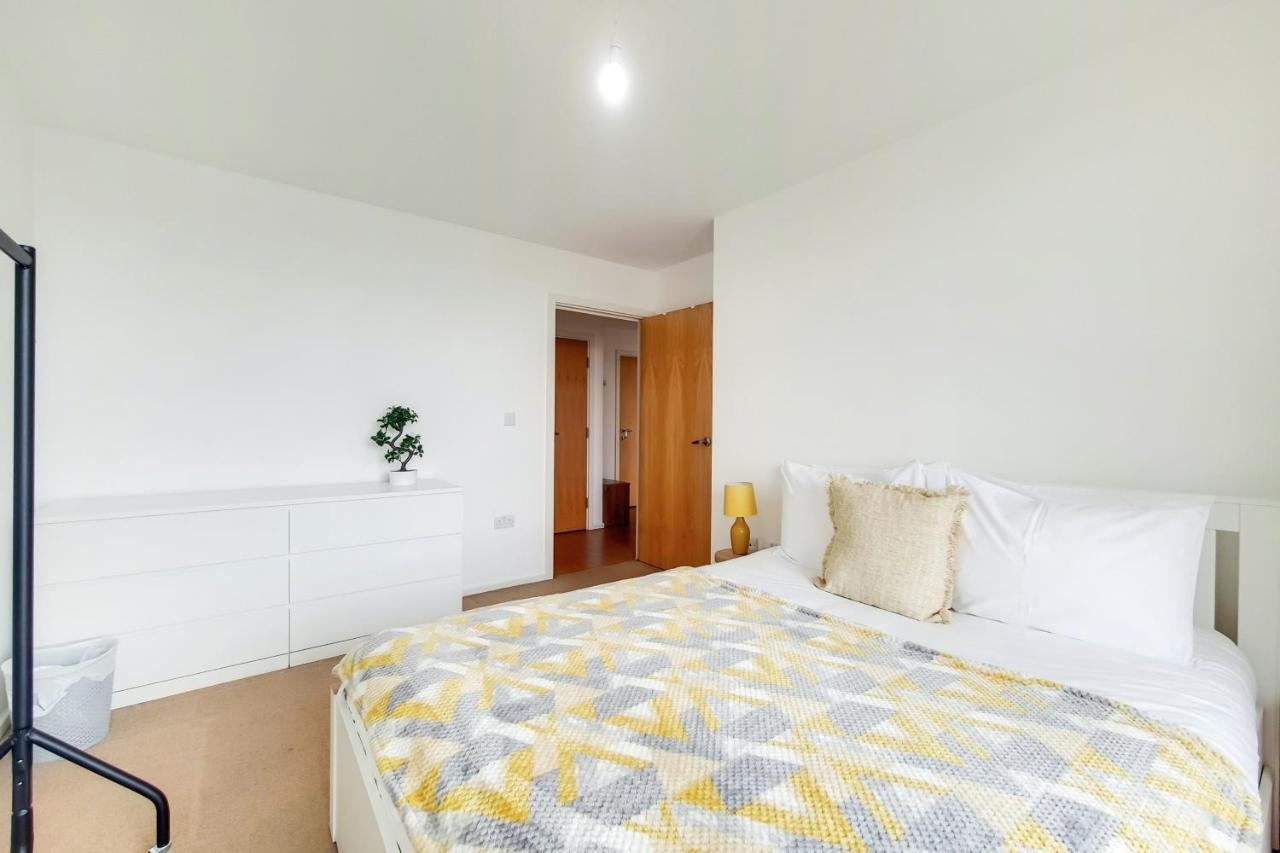 Free Parking - Two Bed Apartment By London Docklands Buitenkant foto